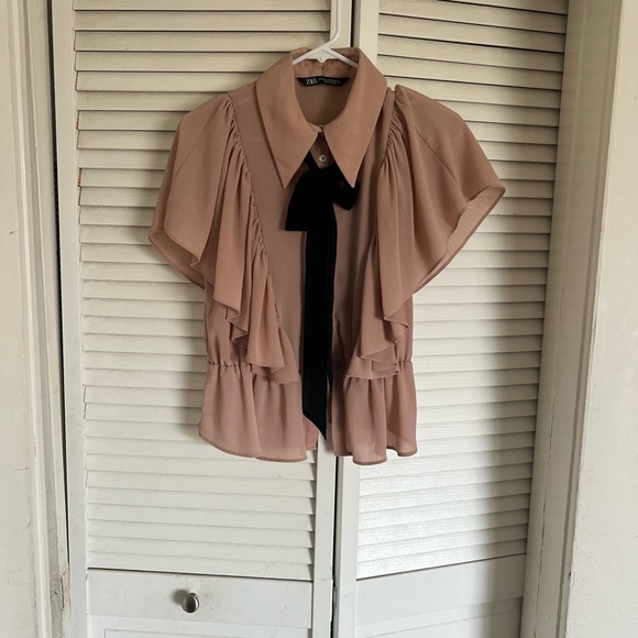 Zara pink short sleeve blouse with a black bow - Picture 3 of 7